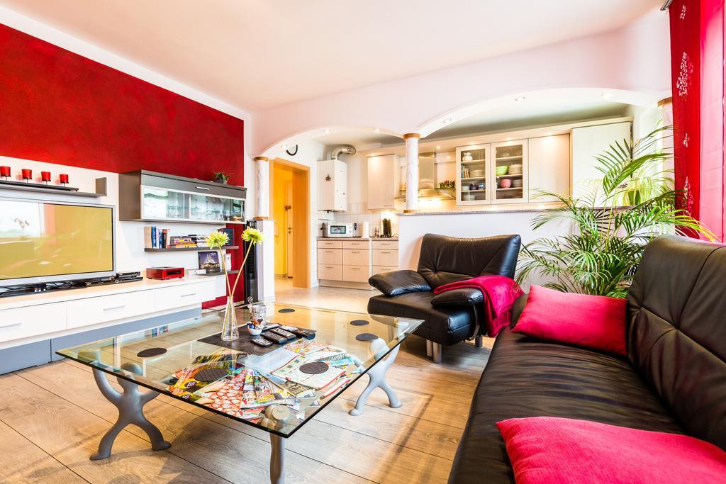 Ferienwohnung Koeln Messenaehe Room photo