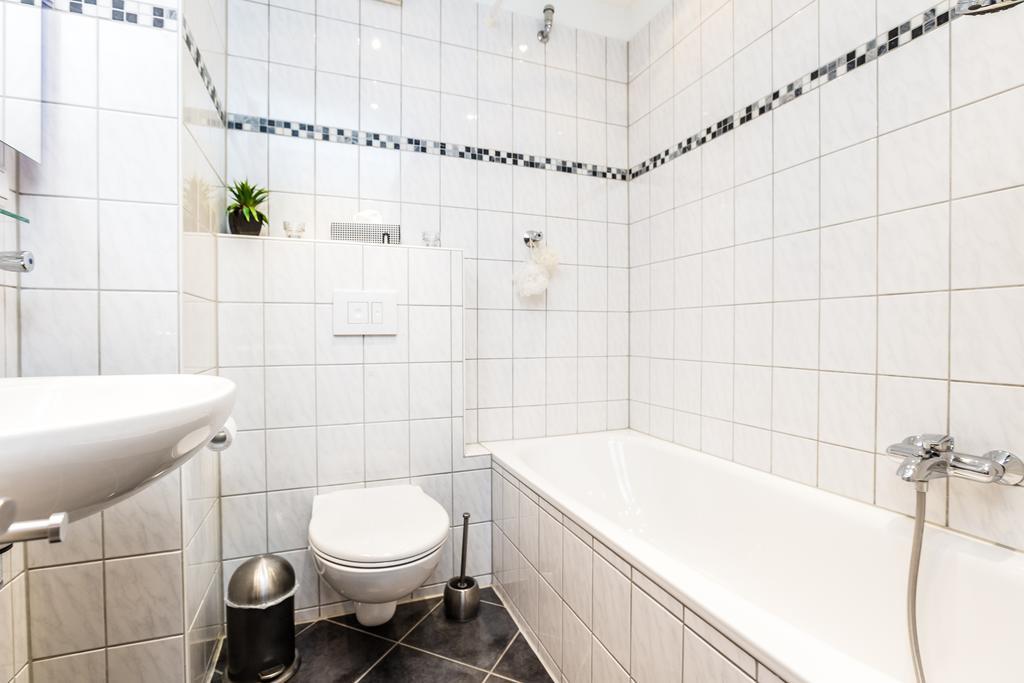 Ferienwohnung Koeln Messenaehe Room photo